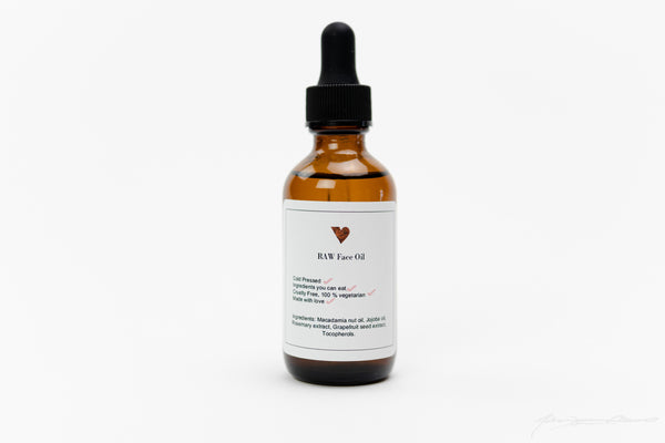 RAW Face Oil, Cold-Pressed, Ingredients you can eat, cruelty-free, 100% vegetarian, made with love. Ingredients: Macadamia nut oil, jojoba oil, rosemary extract, grapefruit seed extract, tocopherols.